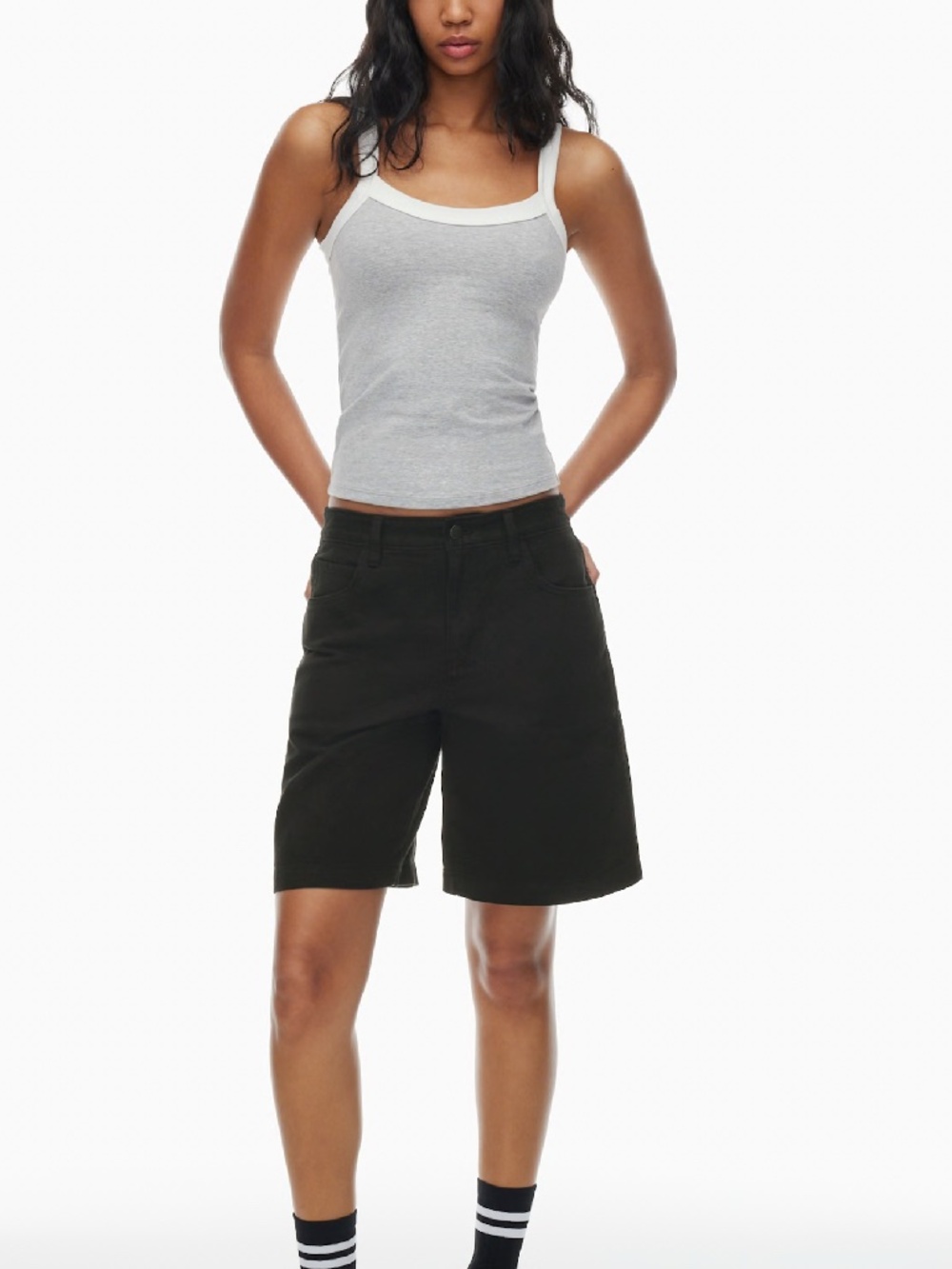 NWT Aritzia TNA Kennedy short - Size 10 - Black